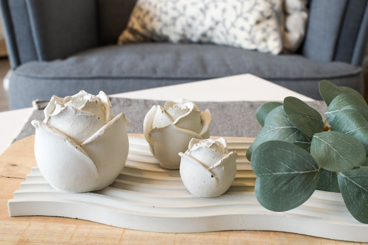 Schlichte, wetterfeste Rosen aus Beton – in drei Größen für kreative Dekoideen