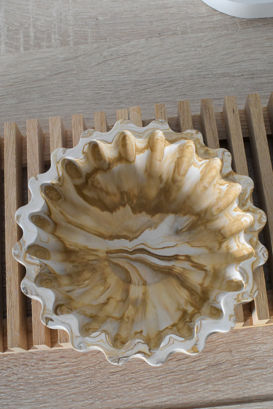 Marmorierte Wavy Schale aus Jesmonite Größe M mit welligem Rand als Dekoschale