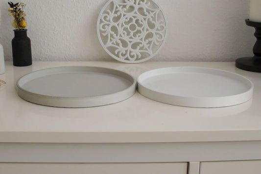 Rundes Betontablett in Eisgrau – handgefertigtes Wohnaccessoire aus hochwertigem Feinbeton für deine Deko aus Beton