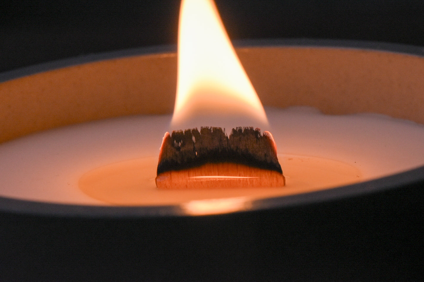 Betonkerze mit Holzdocht aus Sojawachs, Knisterdocht