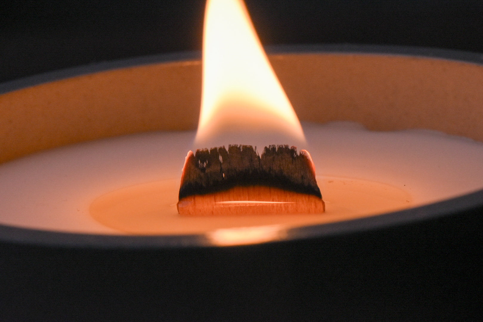 Betonkerze mit Holzdocht aus Sojawachs, Knisterdocht