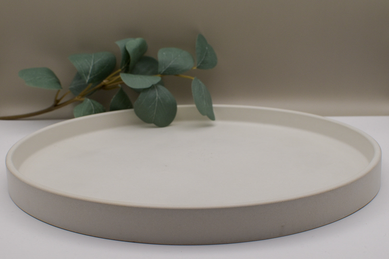 minimalistisches Deko-Tablett aus Beton für Kerzen, hochwertiges Betontablett in grau