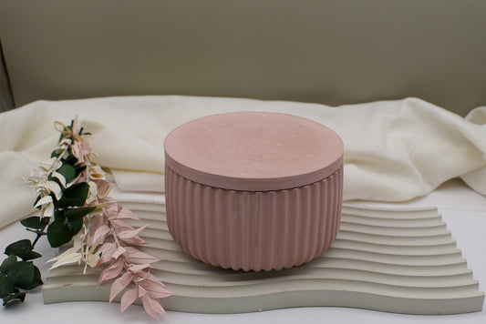 Betonkerze mit Deckel aus hochwertigem Beton in rosé