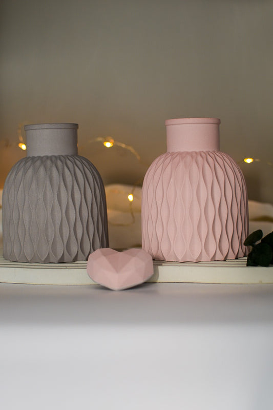 Vase aus Raysin für Trockenblumen in 2 Farben erhältlich