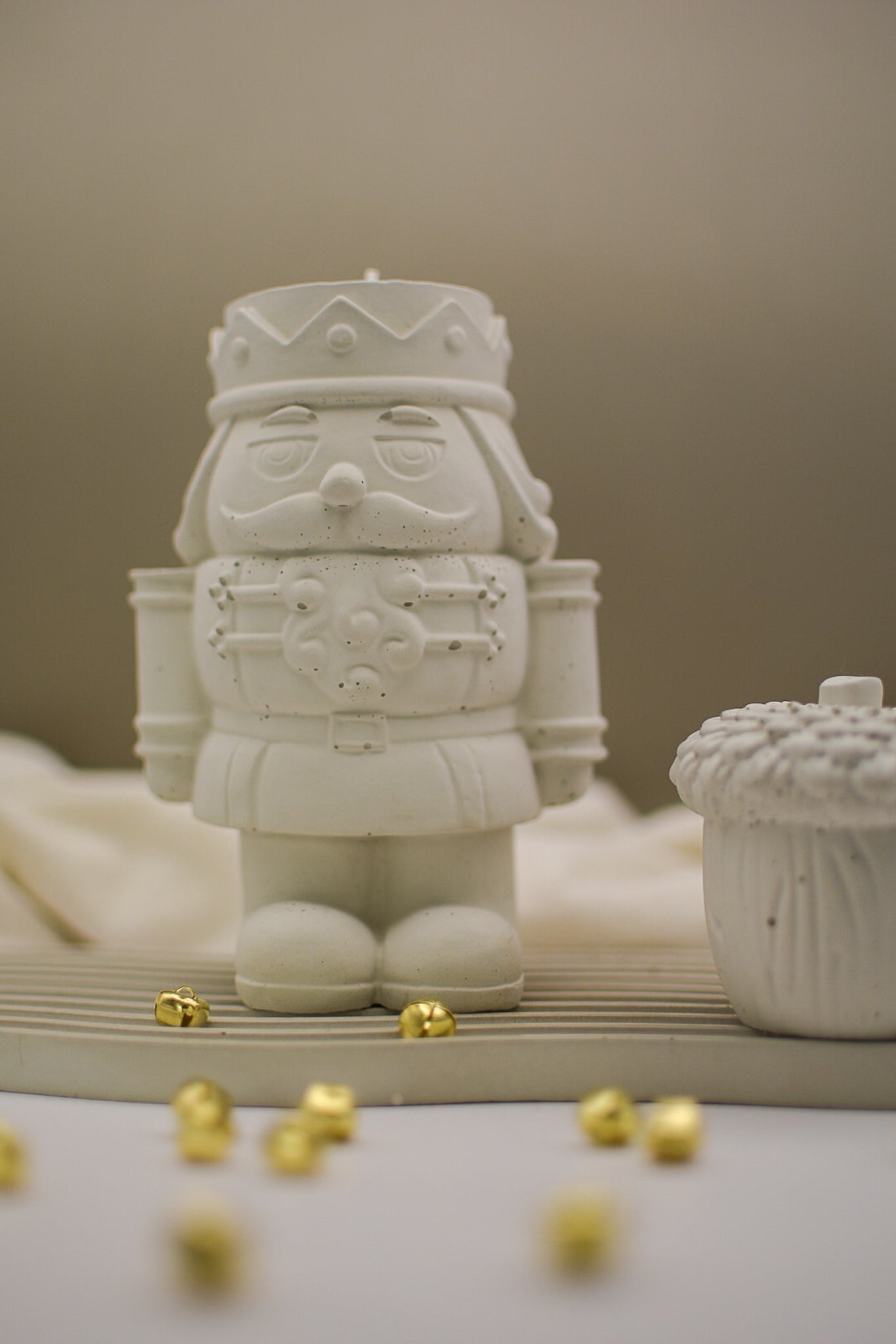 Nussknacker als Teelichthalter  - Betondekoration