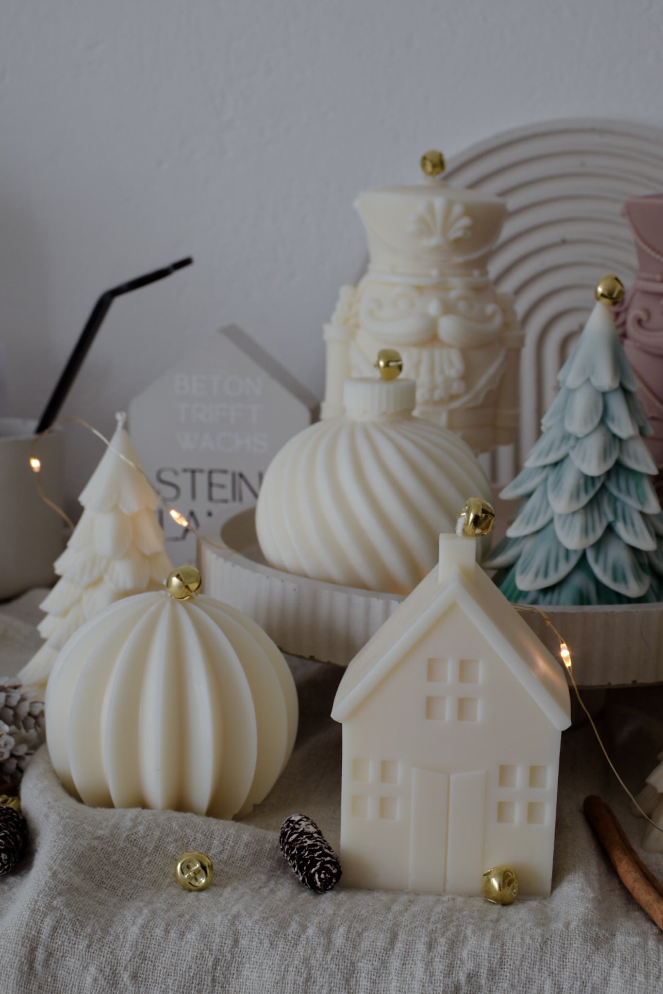 Haus-Kerze   -  Weihnachtsdekoration