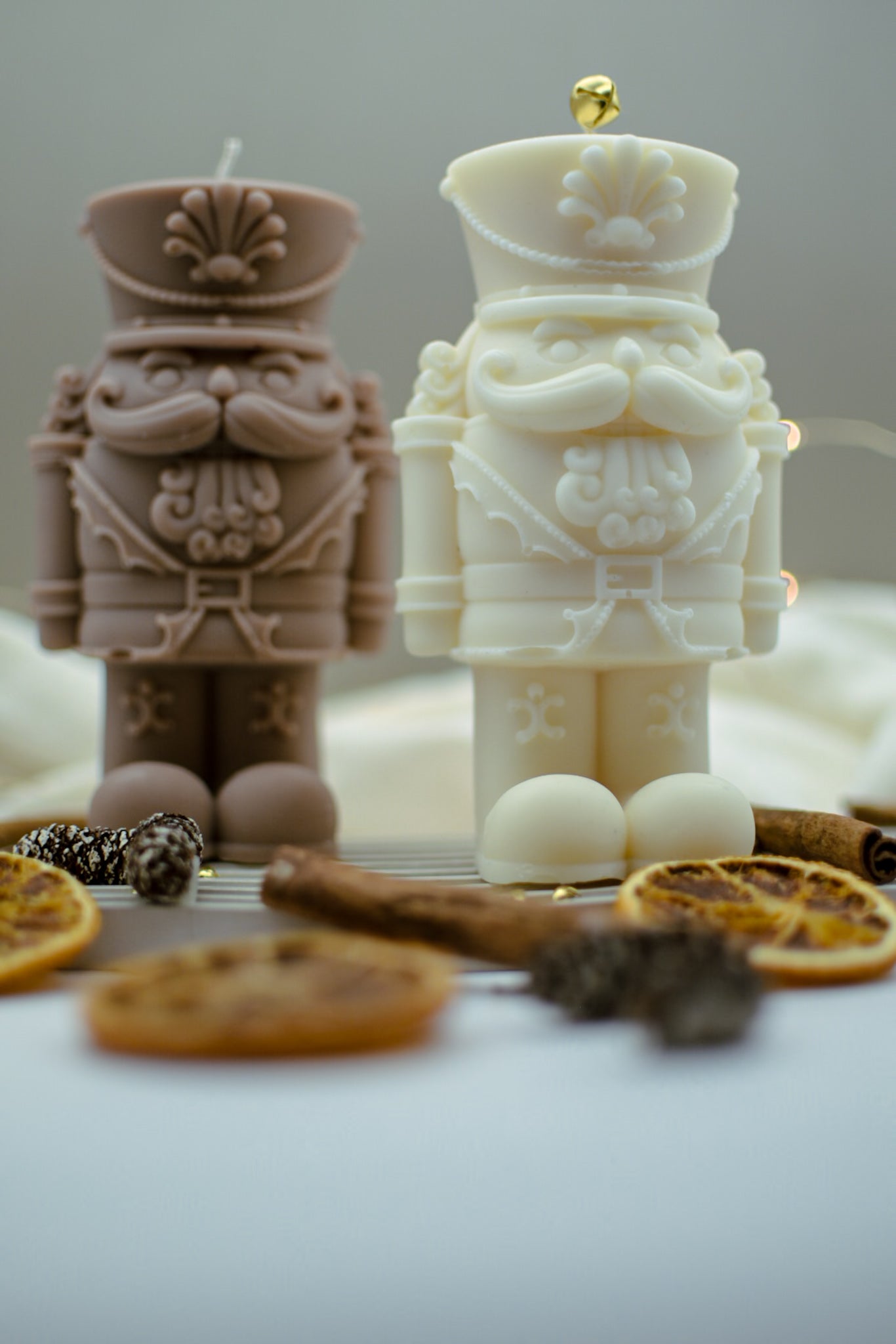 WEihnachtsdeko Nussknacker, handgefertigt aus Olivenwachs