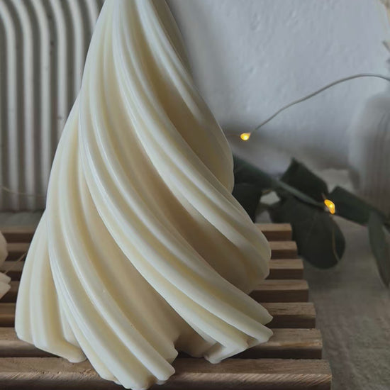 3 Swirlkerzen aus Olivenwachs in Form von einem Weihnachtsbaum in 3 unterschiedlichen Größen, vegane Kerzen, nachhaltig und Stilvoll